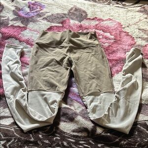 ALO Yoga Leggings. Size M